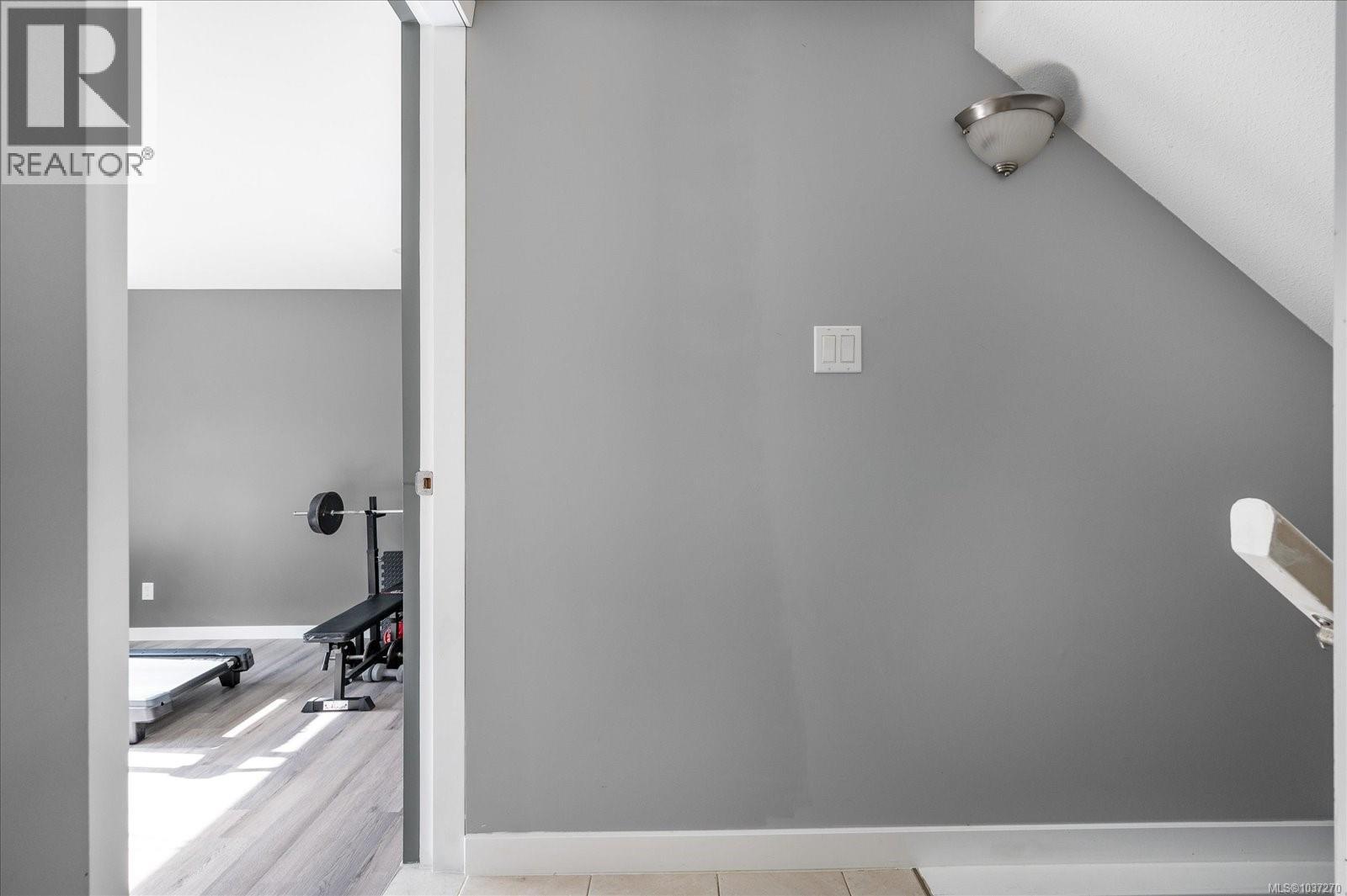 2121 Lexington Pl - 24