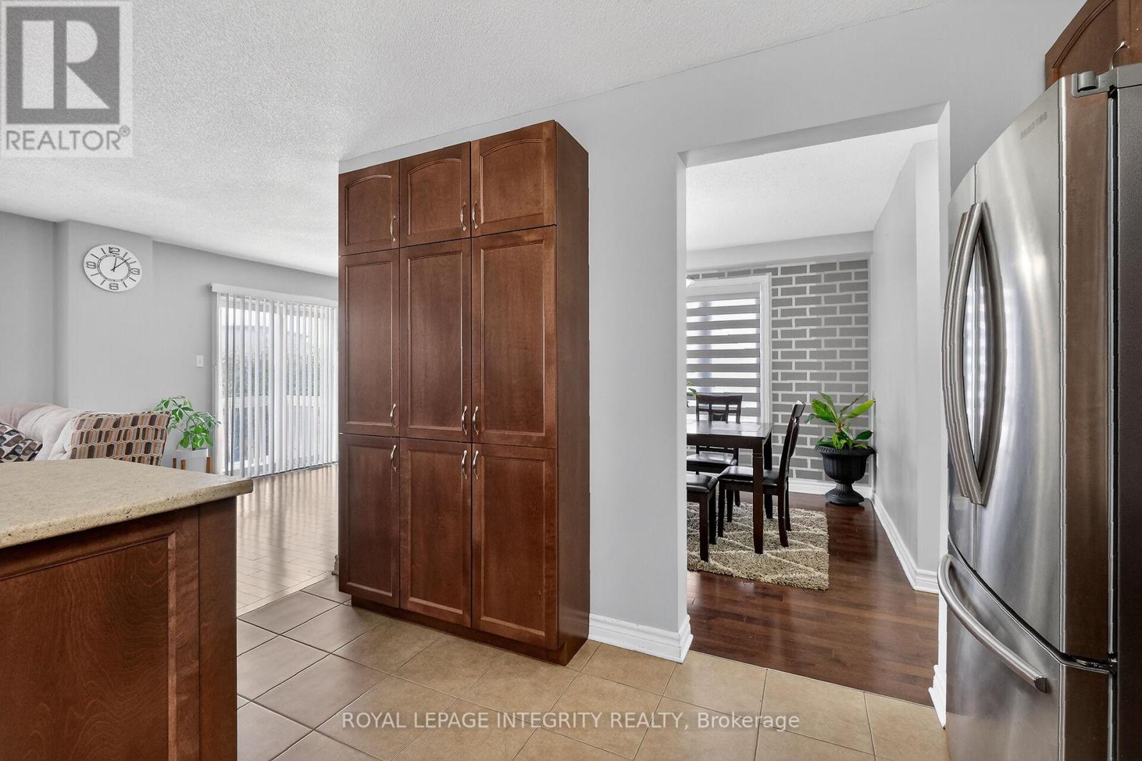 281 STERLING AVENUE - 23