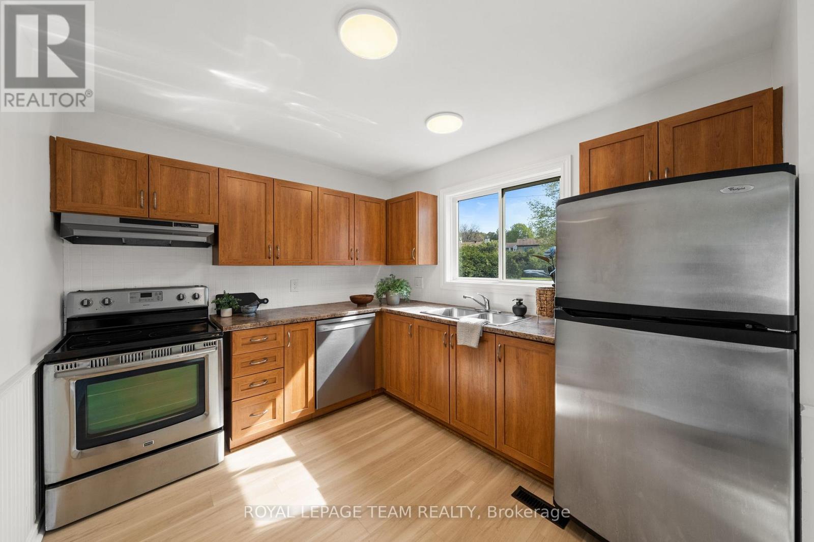 93 HEWITT WAY - 14