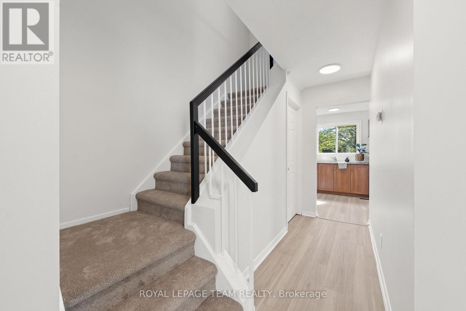 93 HEWITT WAY - 19