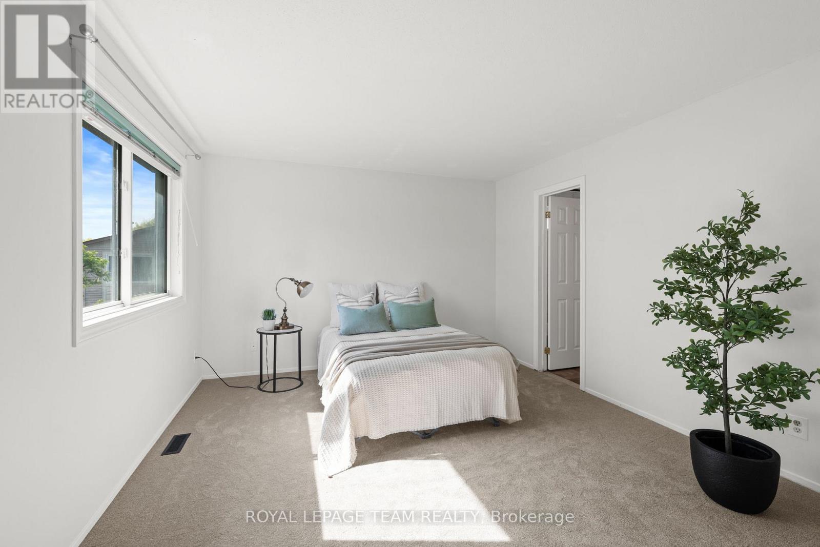 93 HEWITT WAY - 21
