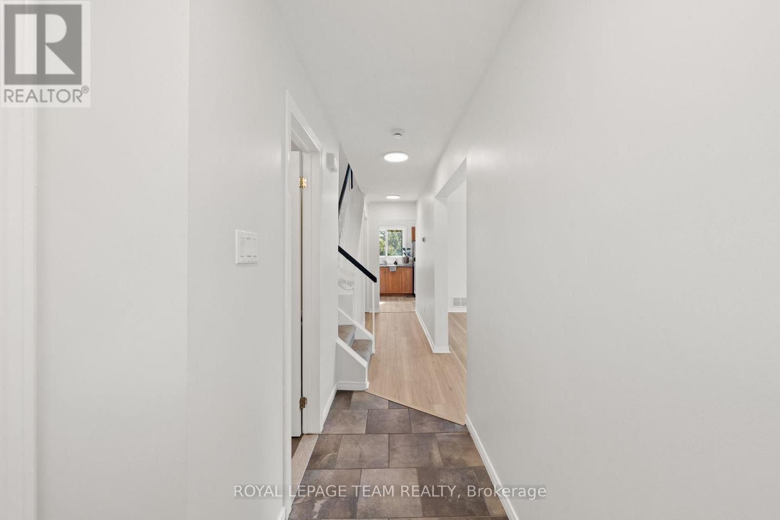 93 HEWITT WAY - 5