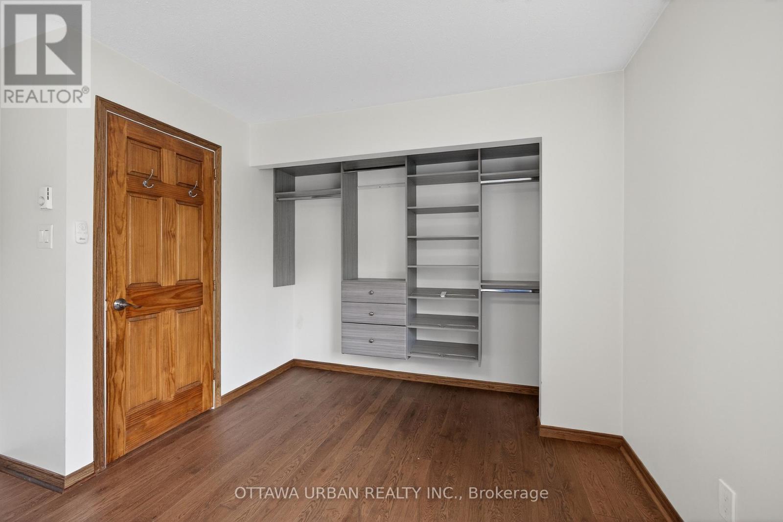 46 REANEY COURT - 32