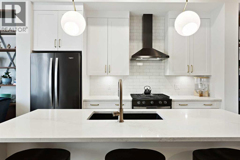 4929 20 Street SW - 10