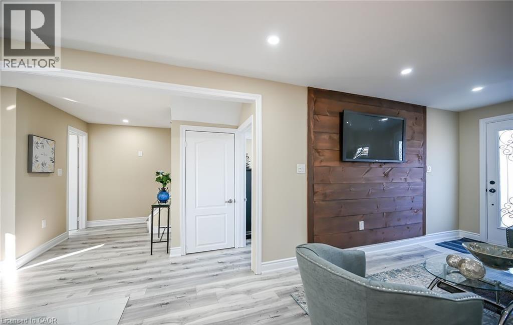1210 DUNSMURE Road Unit# Upper, Hamilton, Ontario, L8H1L4 — Photo 18