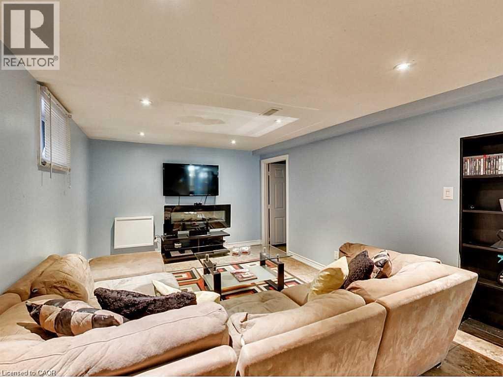 96 MANNING Avenue - 15