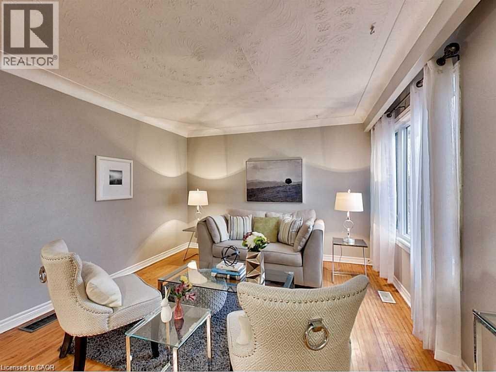 96 MANNING Avenue - 2