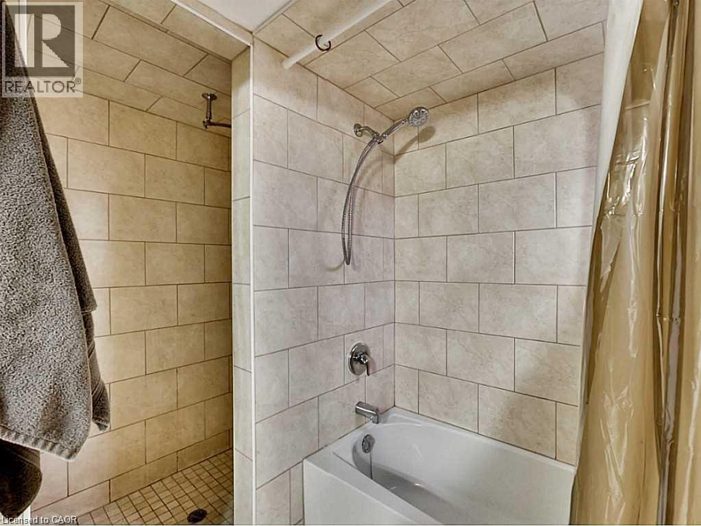 96 MANNING Avenue - 23
