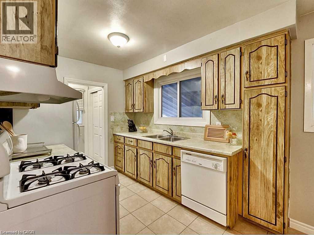 96 MANNING Avenue - 6