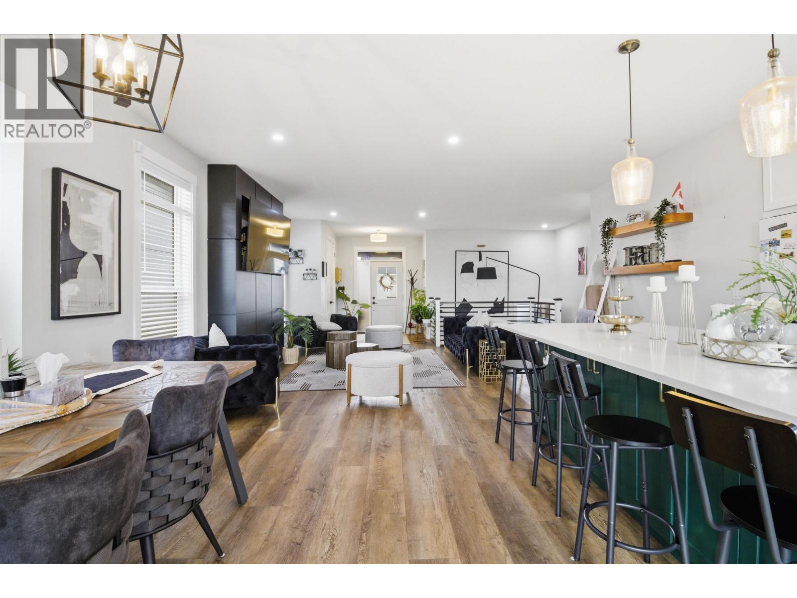 11719 105A STREET - Image 2