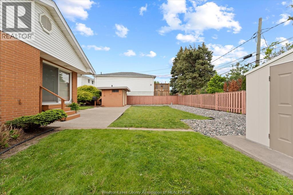 2360 LEONARD ROAD, Windsor, Ontario, N8W4L7 — Photo 9