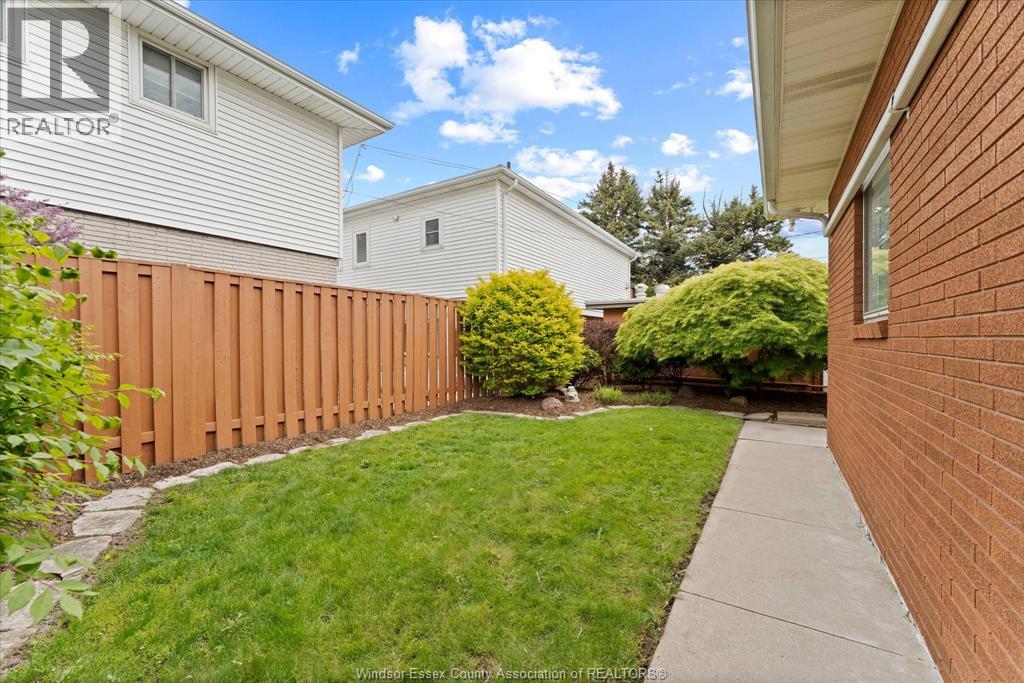 2360 LEONARD ROAD, Windsor, Ontario, N8W4L7 — Photo 12