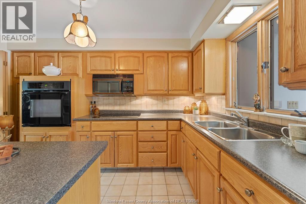 2360 LEONARD ROAD, Windsor, Ontario, N8W4L7 — Photo 3