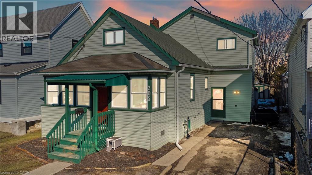 205 MITCHELL Street - 3
