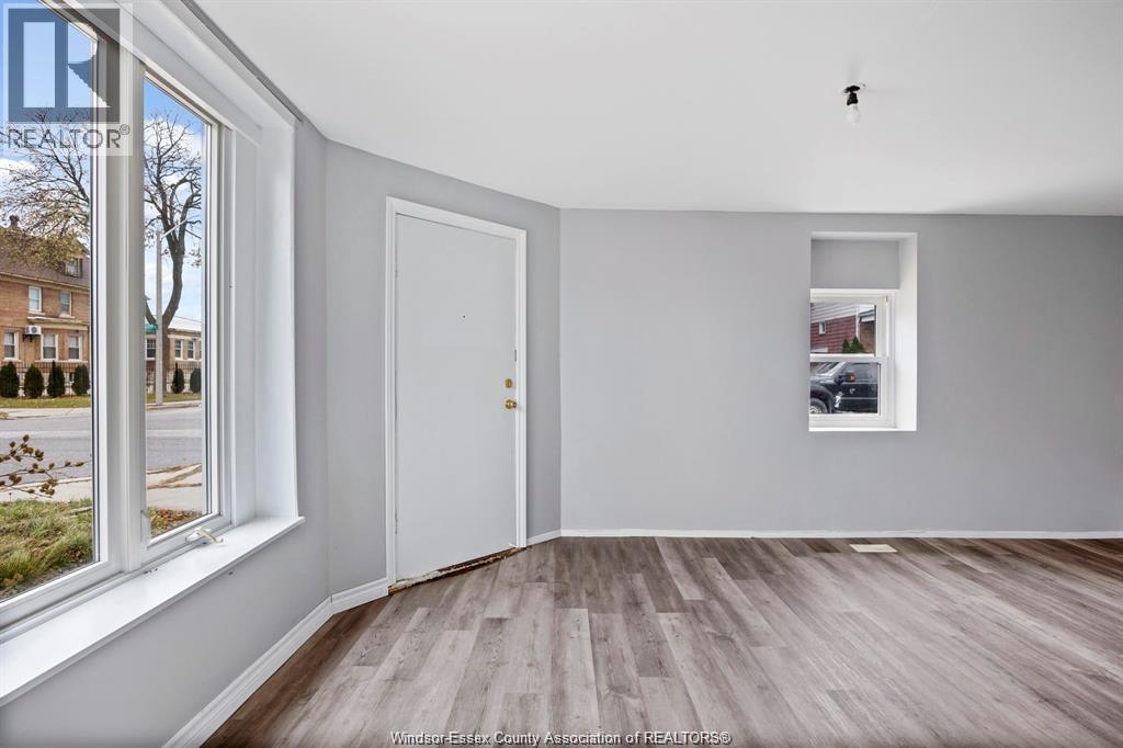 701 Marentette Unit# A, Windsor, Ontario, N9A1Z5 — Photo 2