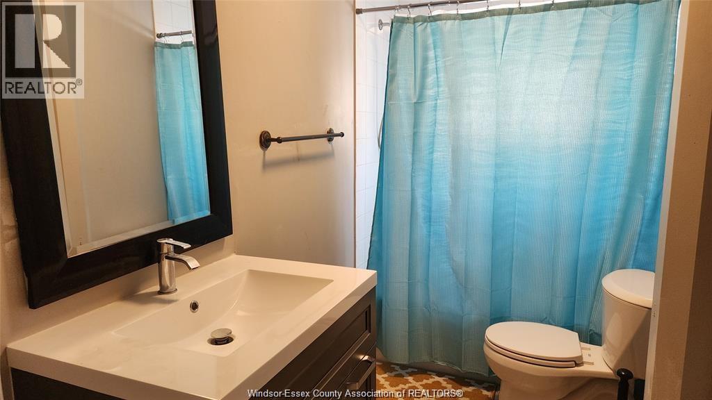 701 Marentette Unit# A, Windsor, Ontario, N9A1Z5 — Photo 5