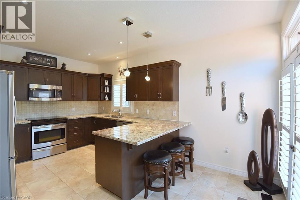 12 DEGROW Crescent - 19