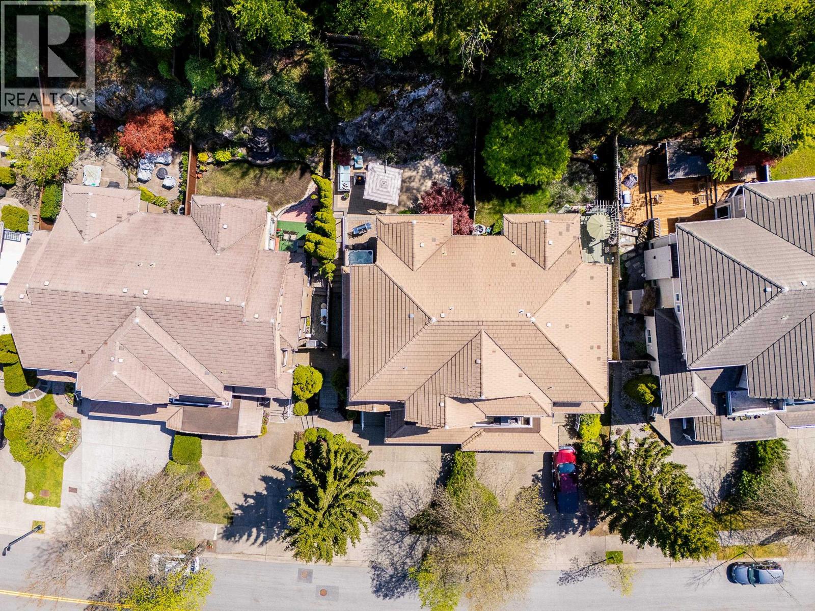 1987 PARKWAY BOULEVARD, Coquitlam