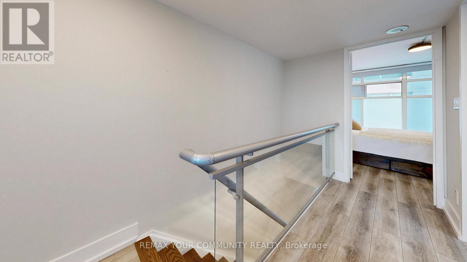 #913 388 RICHMOND STREET W - 23