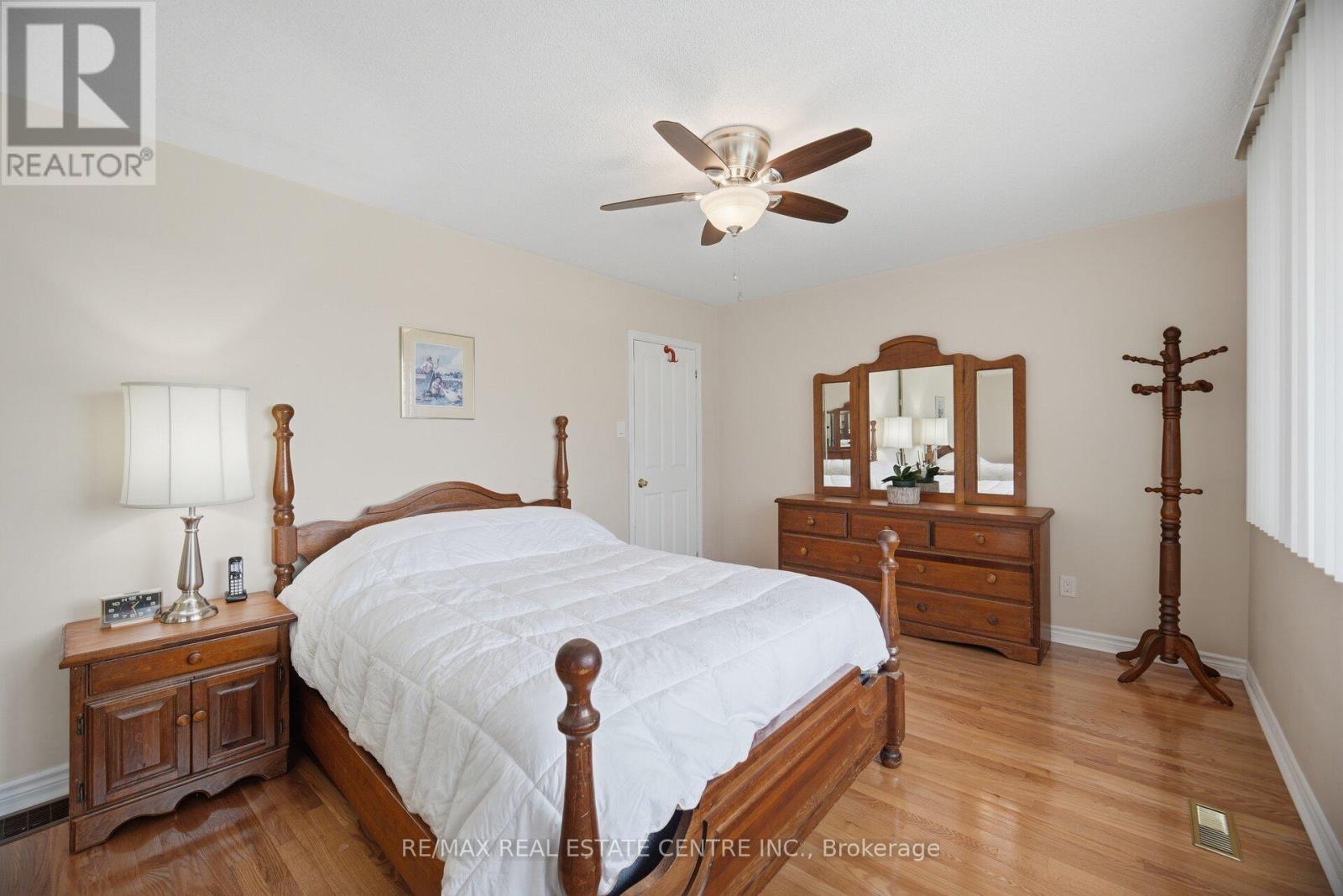 3590 FIELDGATE DRIVE - 16