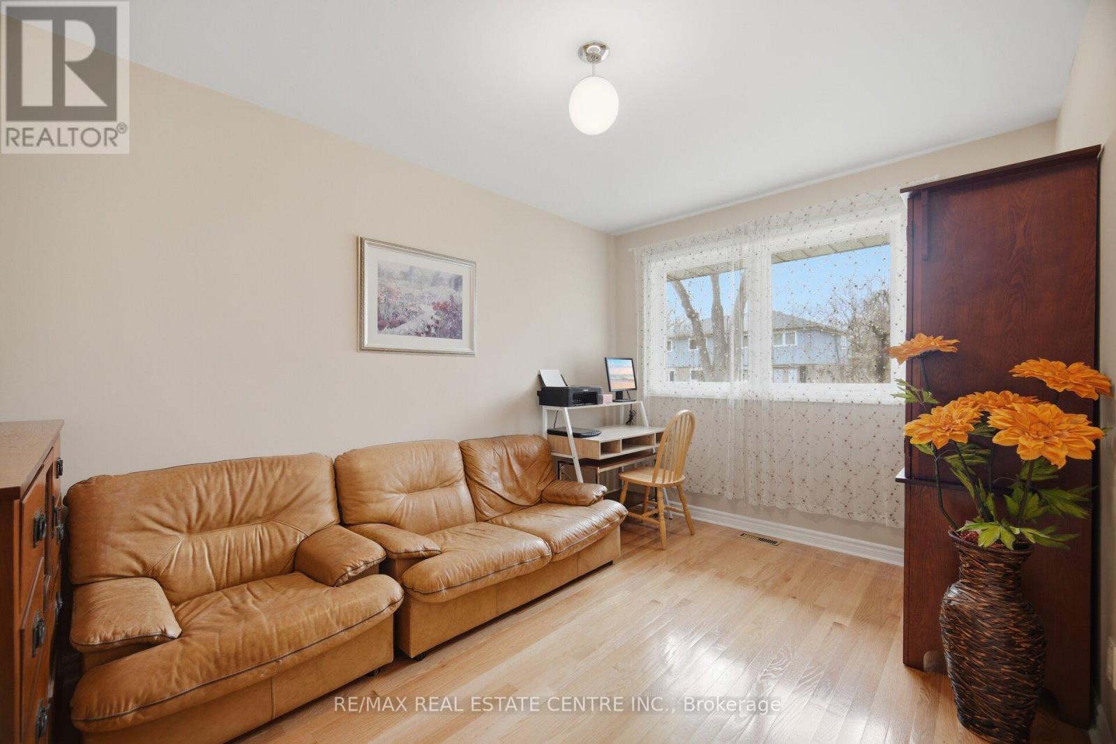 3590 FIELDGATE DRIVE - 19