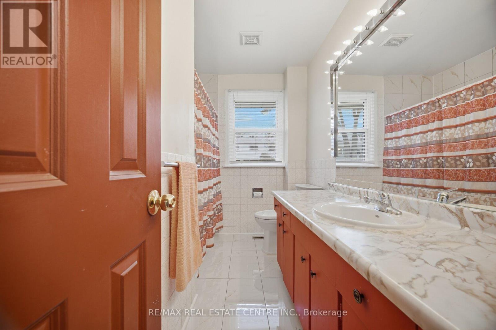 3590 FIELDGATE DRIVE - 20