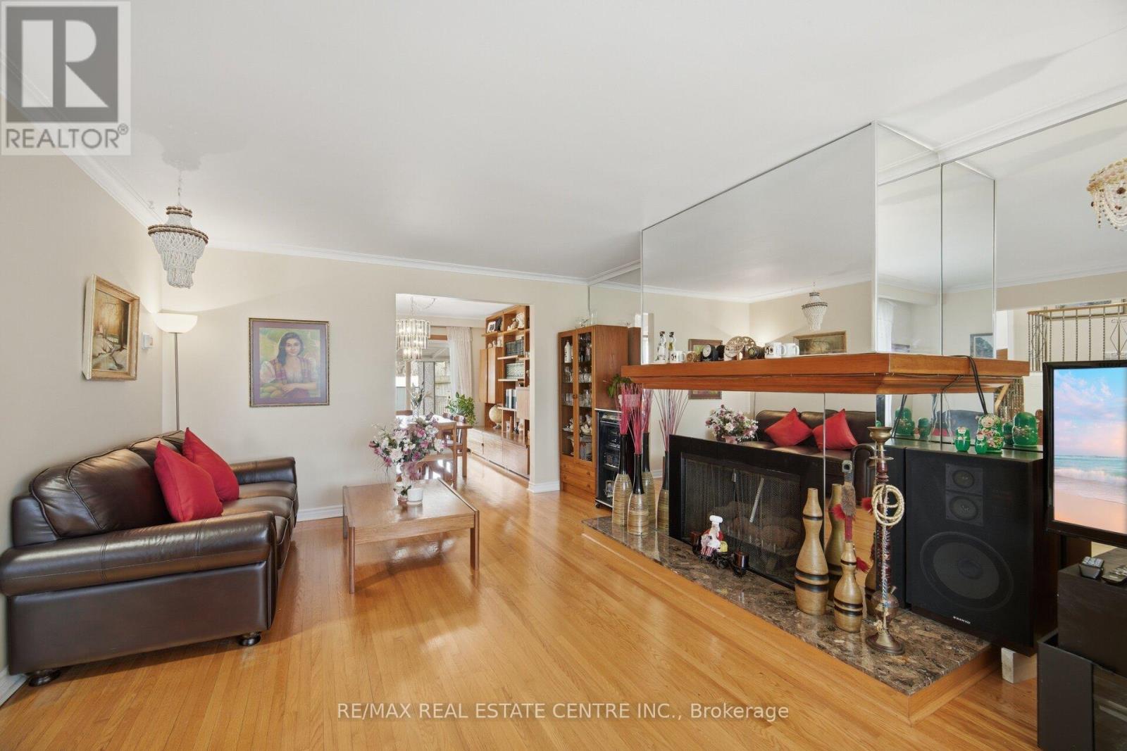 3590 FIELDGATE DRIVE - 7