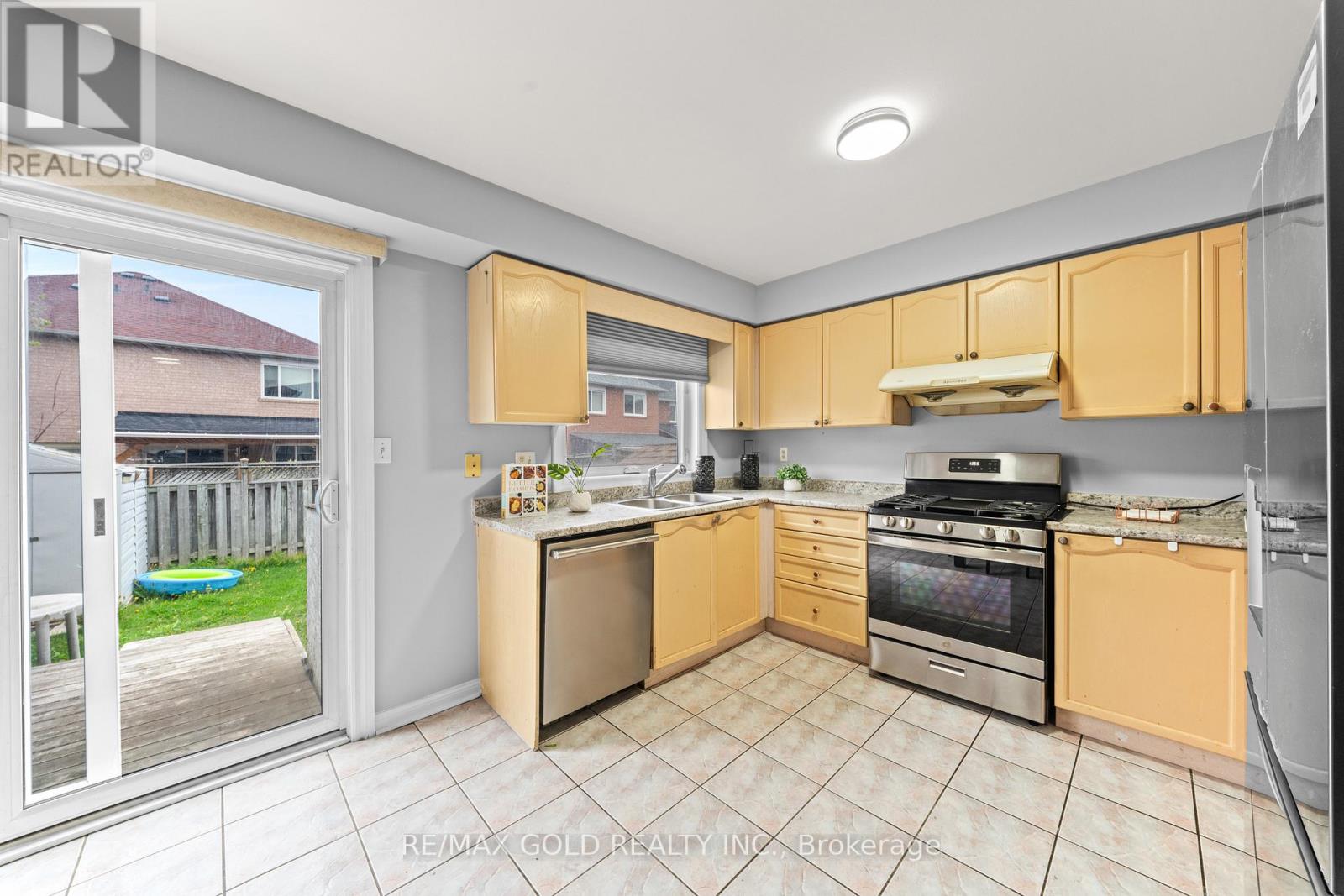 92 DANDELION ROAD - 15