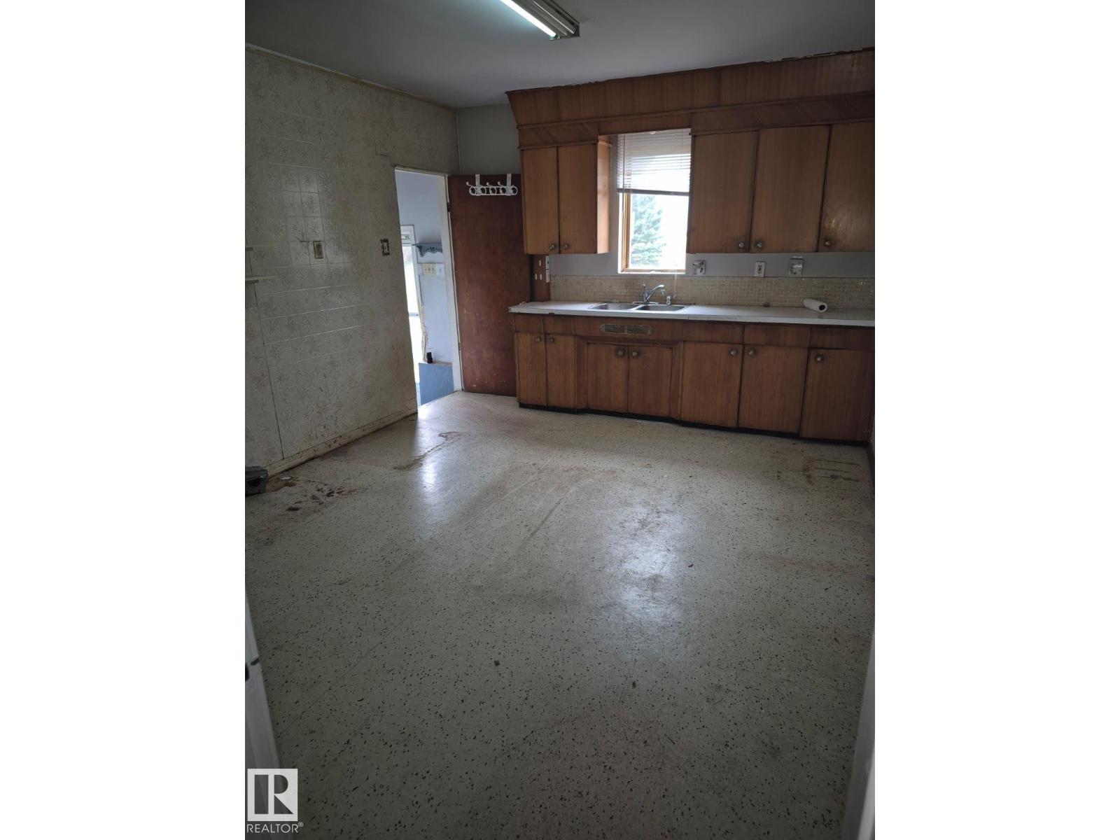 55117 RR 233 — photo 18