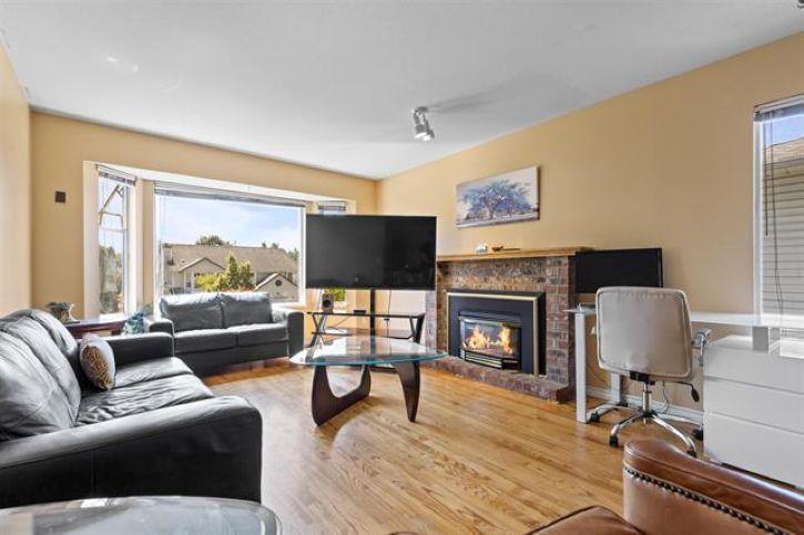 14271 67 CENTRE, Surrey