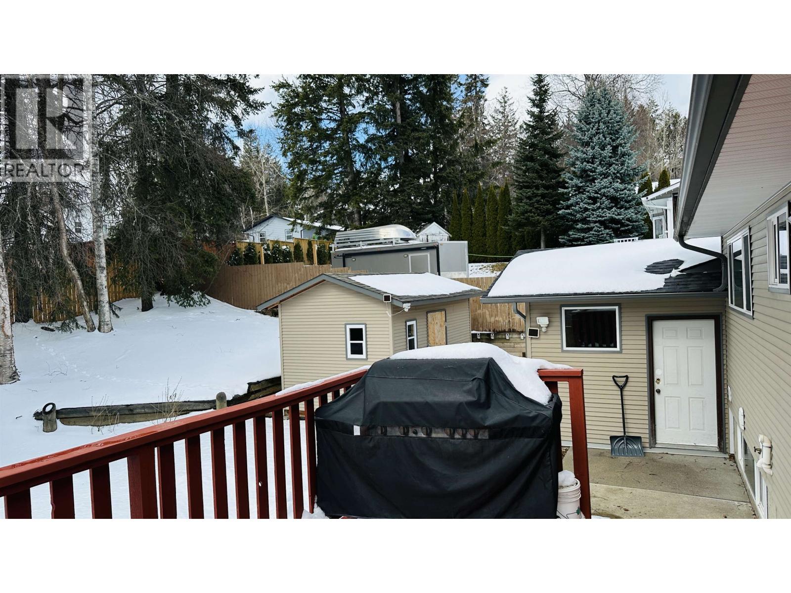 3187 WALLACE CRESCENT - 26