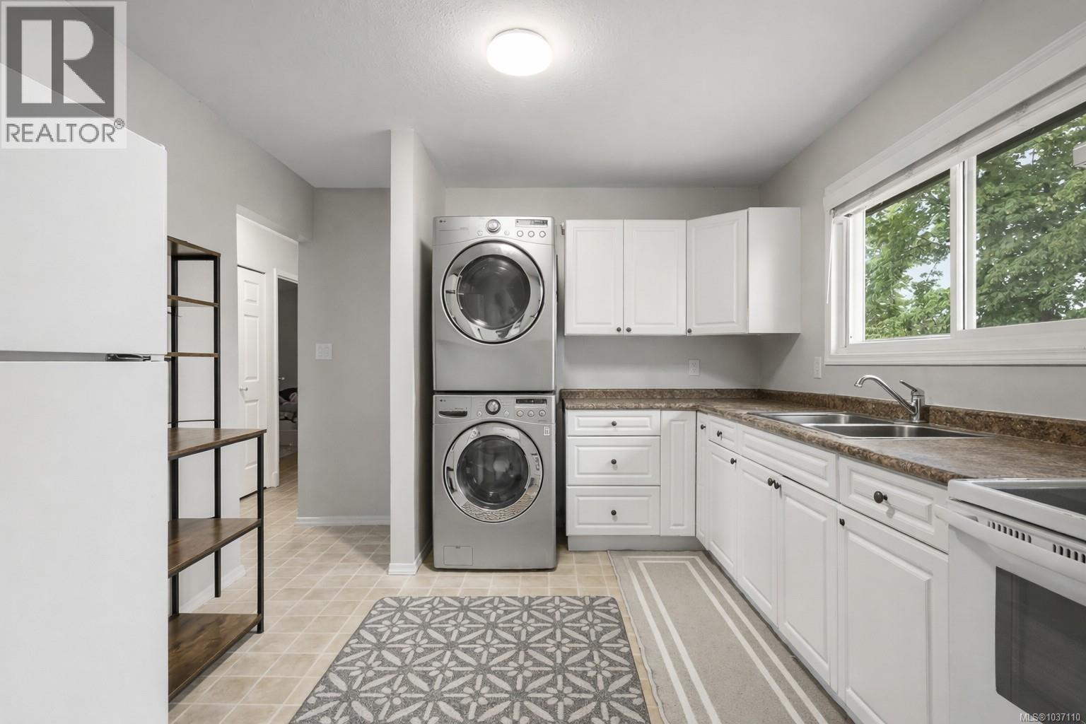 2442 Fitzgerald Ave - 24