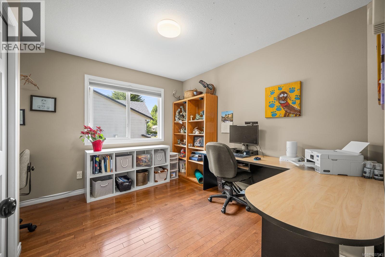 2065 Hawk Dr - 24