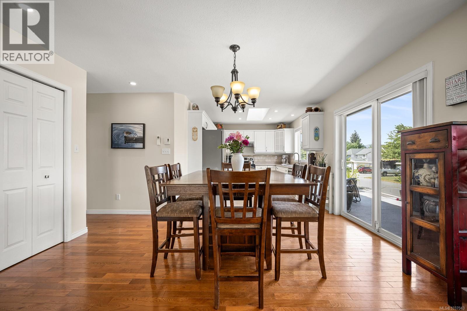 2065 Hawk Dr - 3