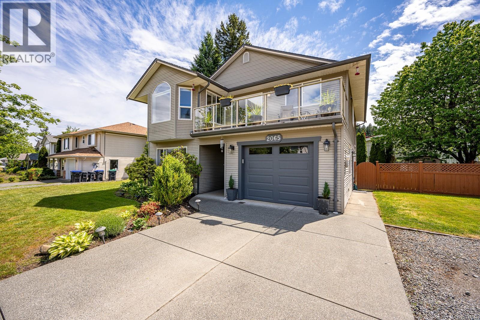 2065 Hawk Dr - 72