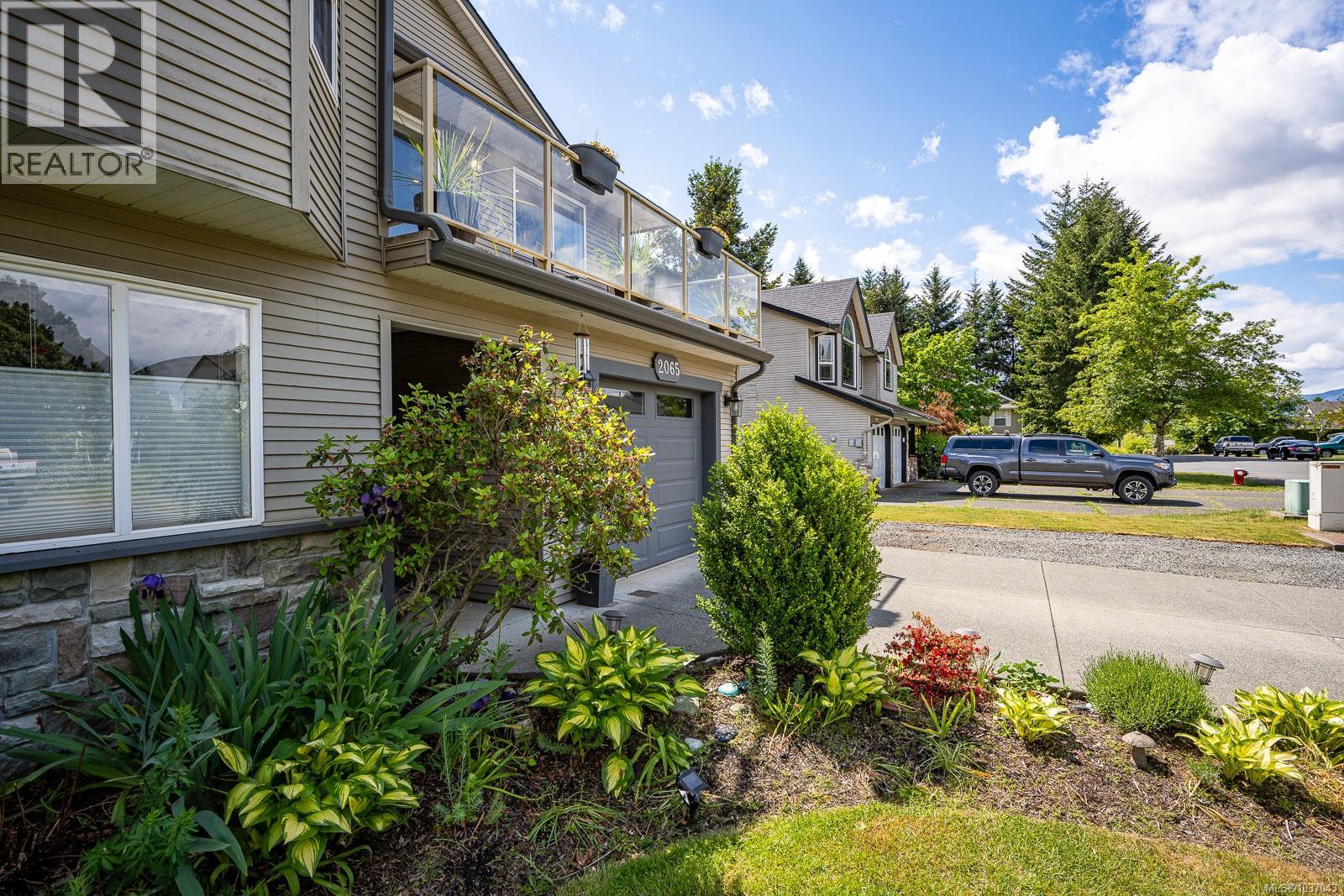 2065 Hawk Dr - 75