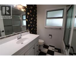 136 Greenstone Drive, Kamloops, BC V2C1N5 Photo 14