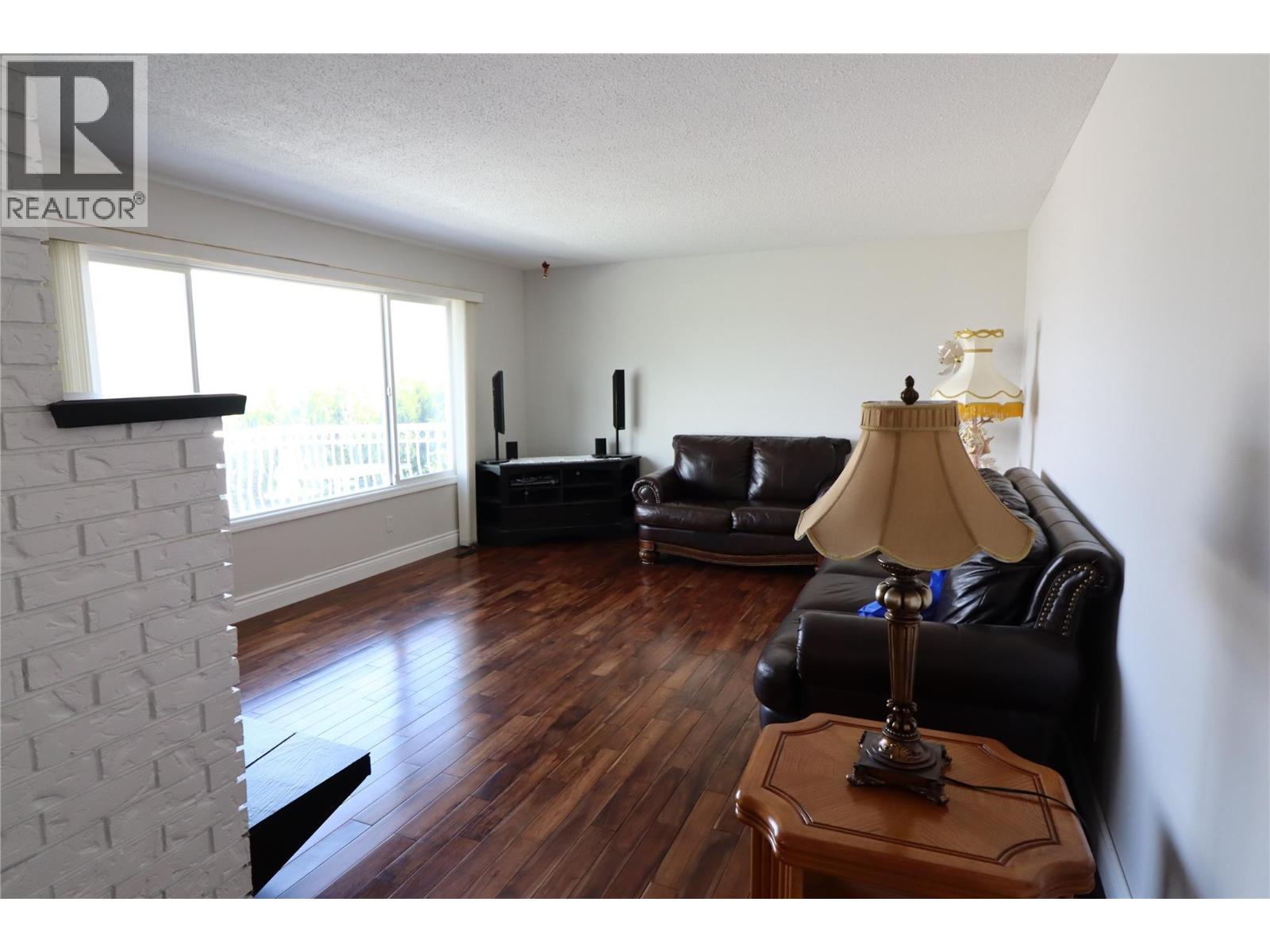 136 Greenstone Drive - 2