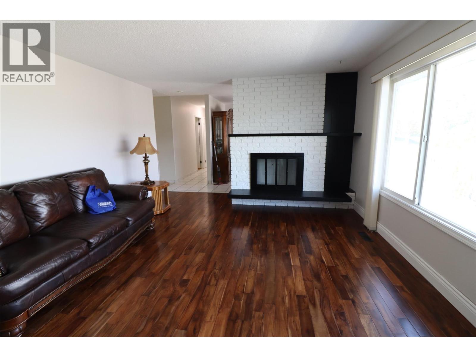 136 Greenstone Drive - 3