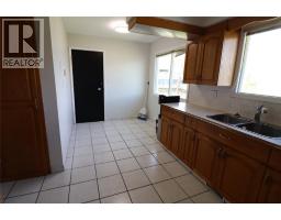 Kitchen - 136 Greenstone Drive, Kamloops, BC V2C1N5 Photo 6