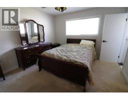 Primary Bedroom - 136 Greenstone Drive, Kamloops, BC V2C1N5 Photo 8