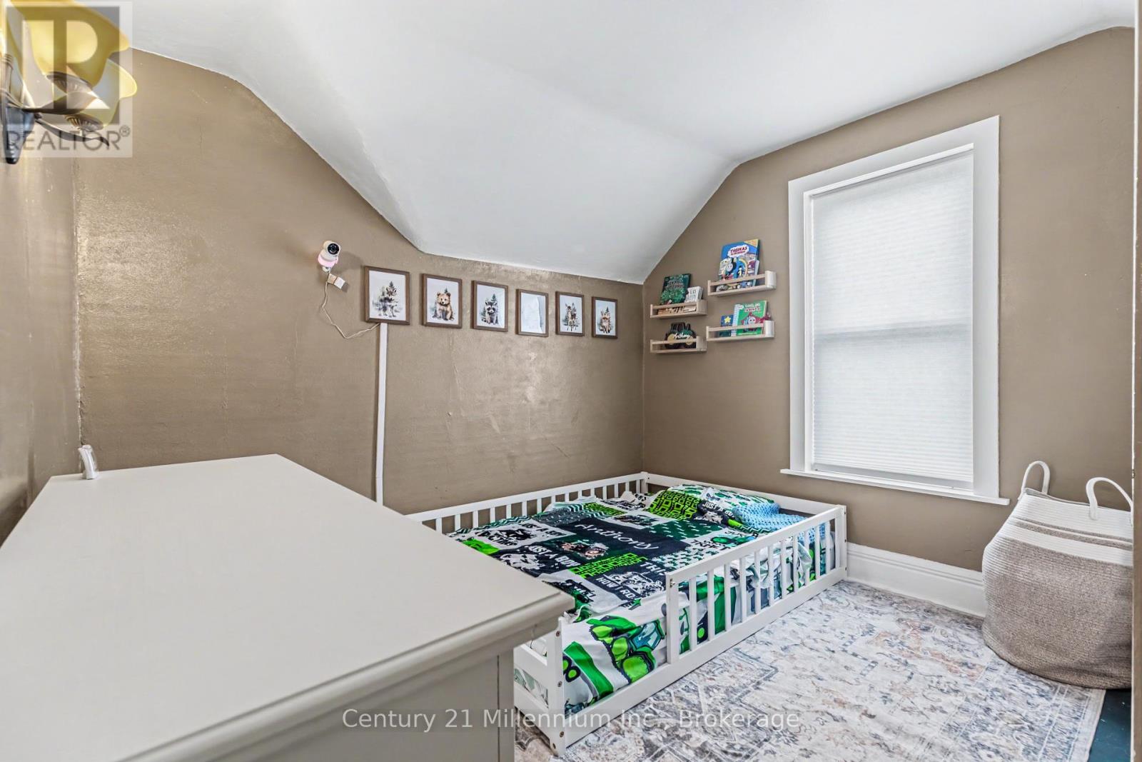 124 LORNE STREET - 27