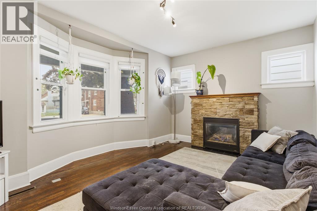 1220 GLADSTONE, Windsor, Ontario, N8X3H3 — Photo 4