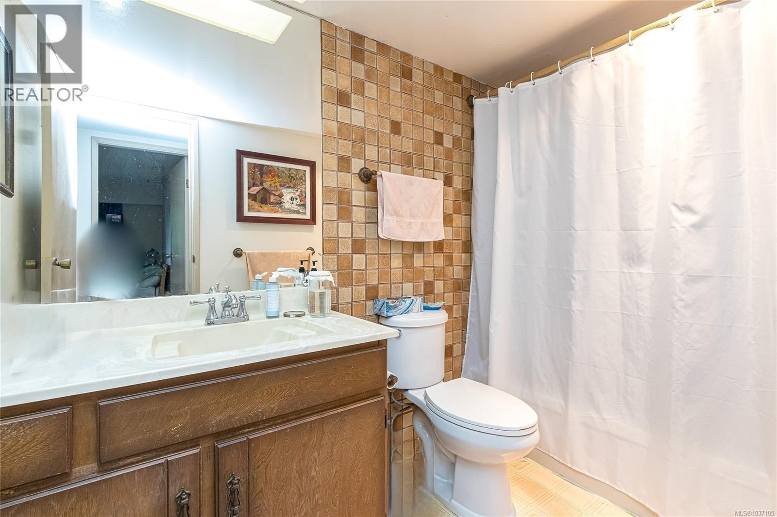 307 1615 Belcher Avenue, Victoria