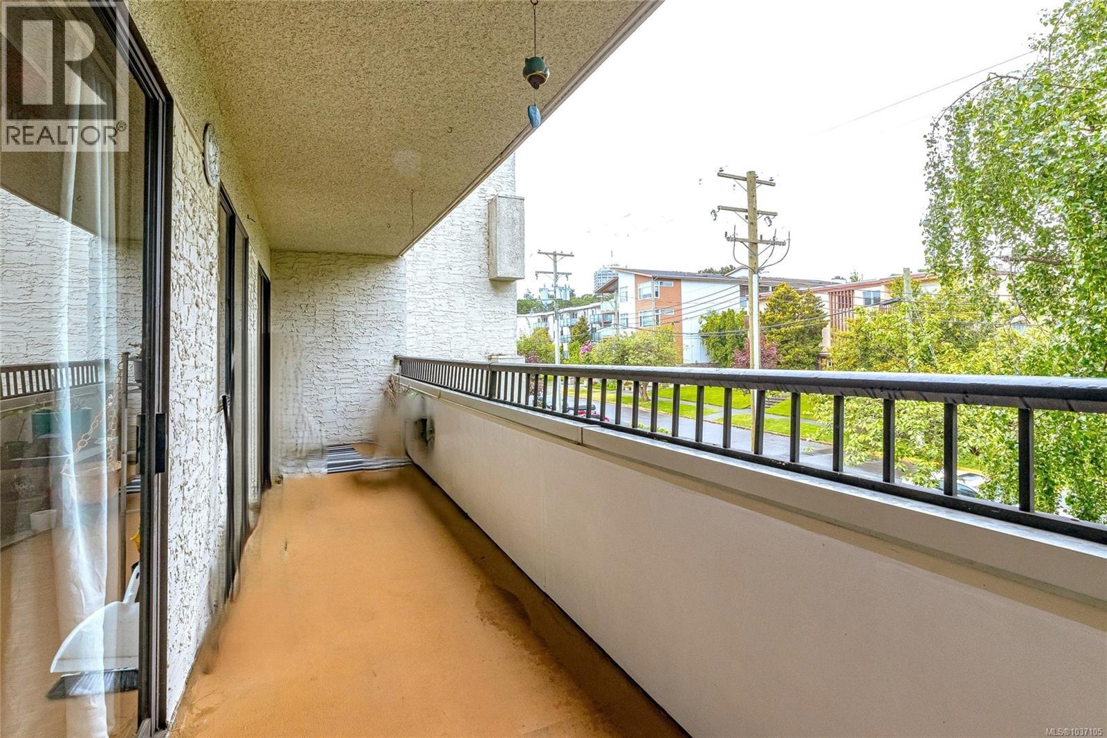 307 1615 Belcher Avenue, Victoria