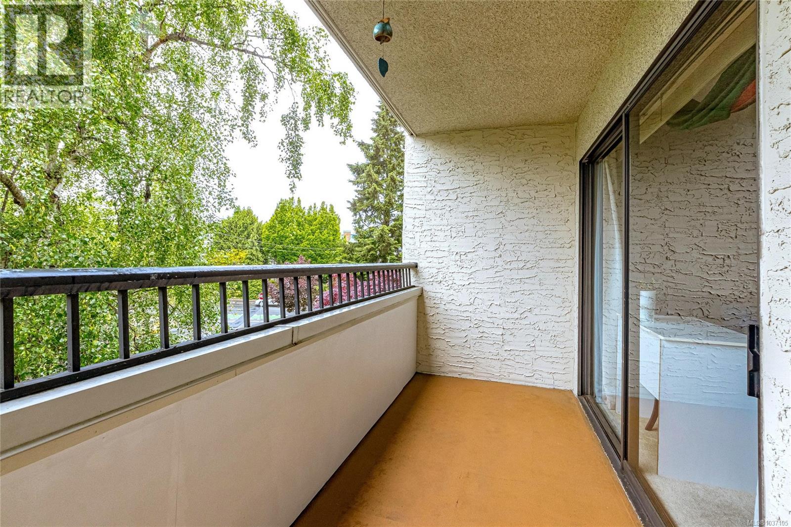 307 1615 Belcher Avenue, Victoria