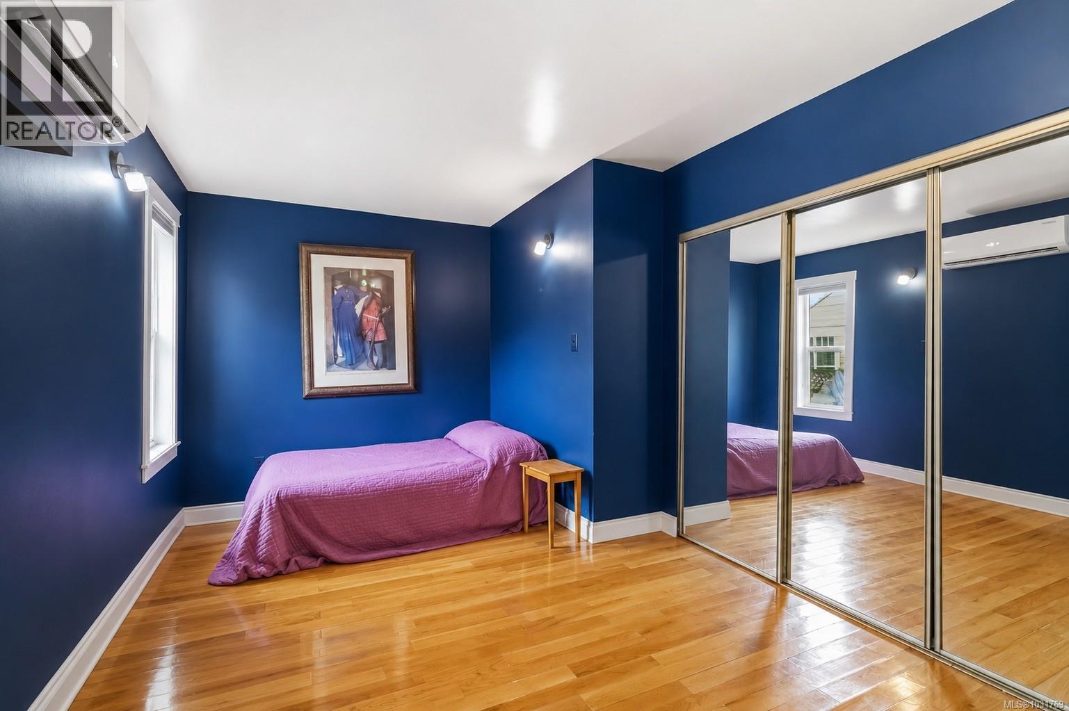 9 Camden Ave - 13