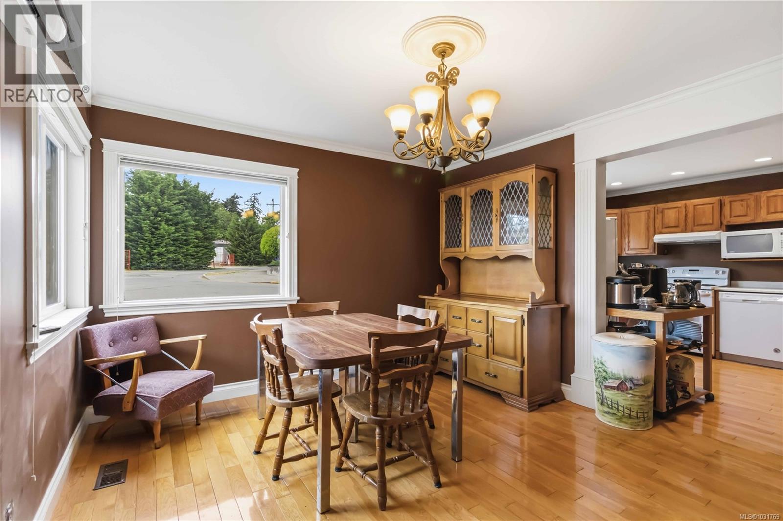 9 Camden Ave - 8