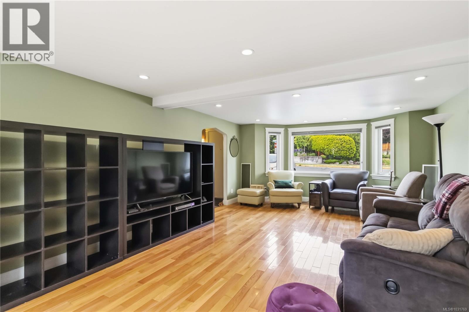 9 Camden Ave - 2