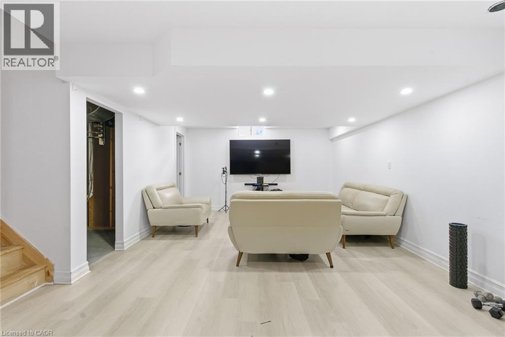 28 SILVERWOOD Avenue - 14